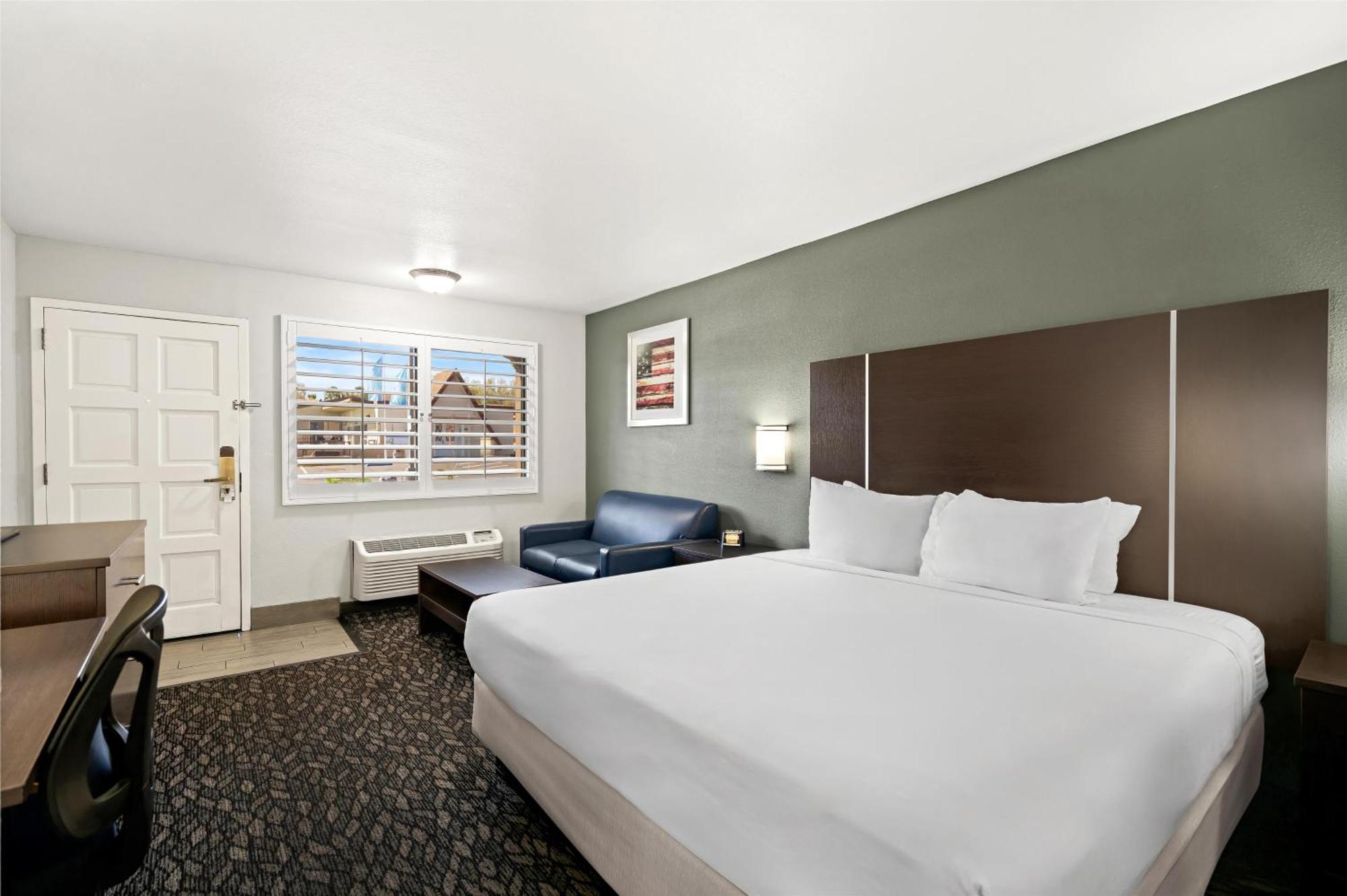 Western Desert Motel